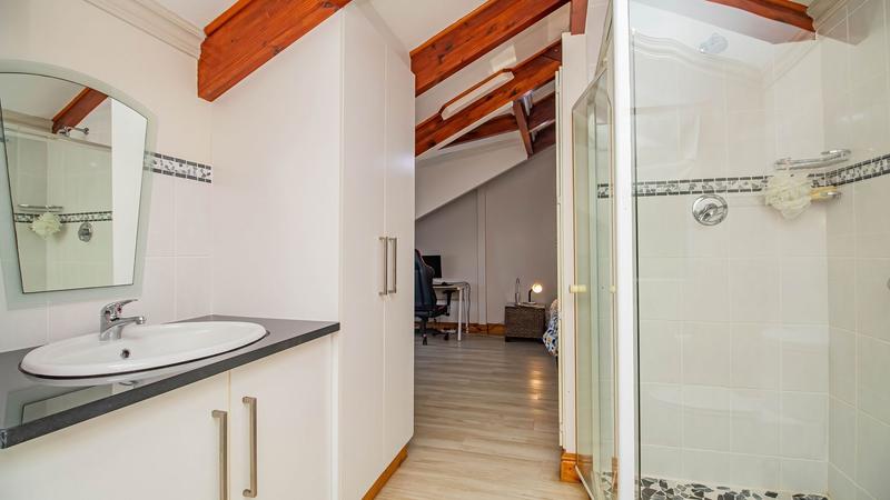 4 Bedroom Property for Sale in Outeniqua Strand Western Cape